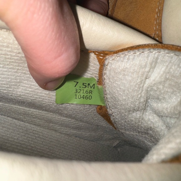 Woman’s Timberlands - Picture 8 of 13